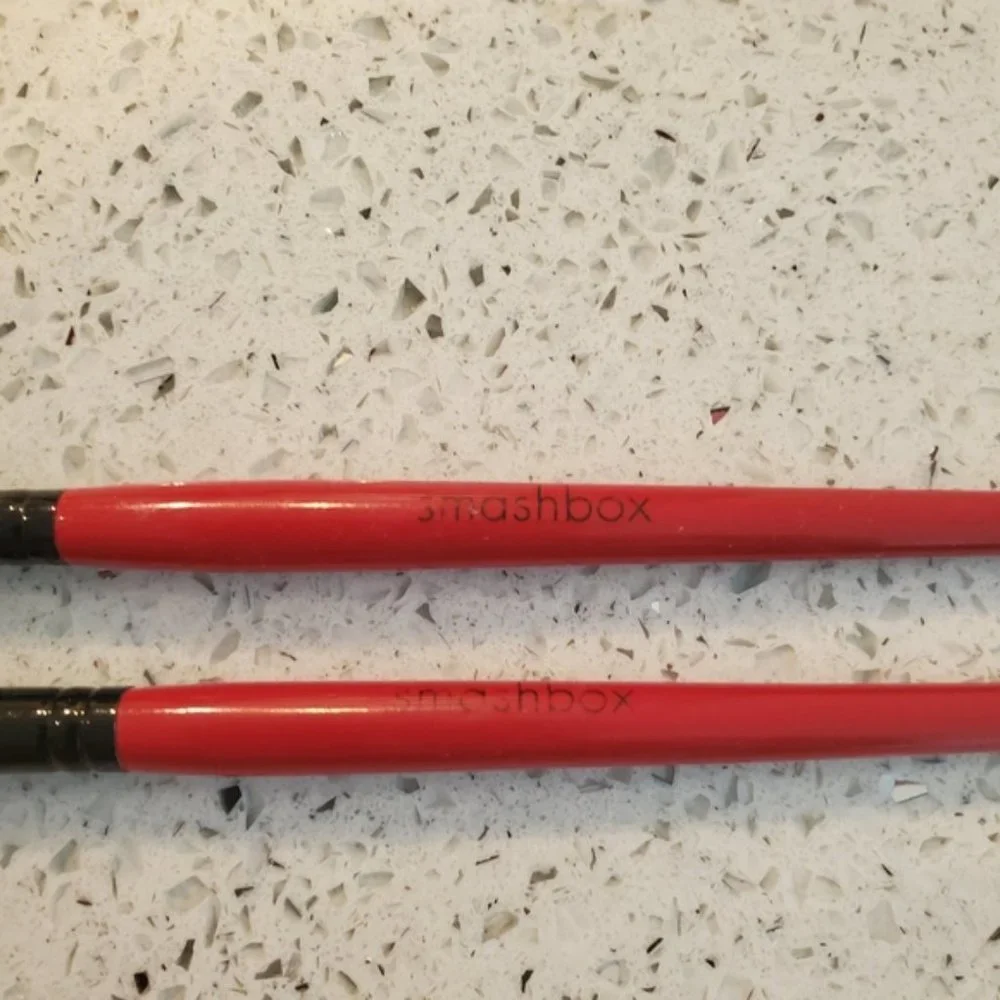 Set 2 Smashbox Brushes 28 Eye Liner Brush 32 Eyeshadow Makeup Cosmetic Red Black